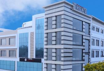 Hotel Tridev allows 18 year olds to book a room