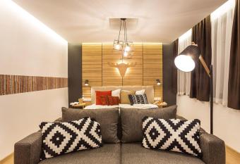 Complex Vazrozhdentsi has Balcony rooms