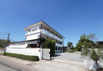 RoomQuest One Bangsaray has Balcony rooms