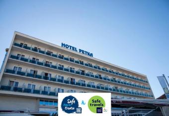 Hotel Petka has Balcony rooms