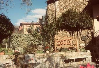 Sweet Caselle has Balcony rooms