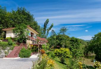Khao Sok River Home Resort has Balcony rooms