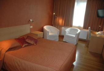 Le Relais Du Marquis has Balcony rooms