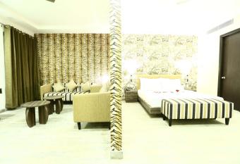 Safari Park Resort has Smoking/Balcony rooms