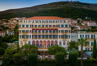 Hilton Imperial Dubrovnik allows 18 year olds to book a room