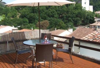 La Maison has Balcony rooms