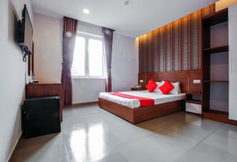 Truong Sa Hotel &Spa allows 18 year olds to book a room