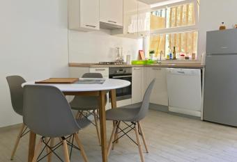 Apartment Batala Dubrovnik allows 18 year olds to book a room