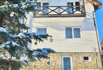 Carpathian manor has Balcony rooms