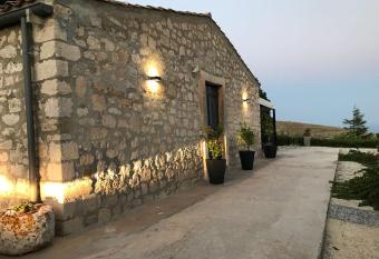 La Casa del Geco has Smoking rooms