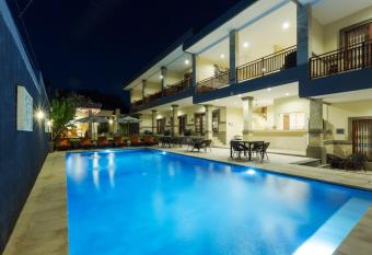 Kubu Petitenget Suite has Balcony rooms