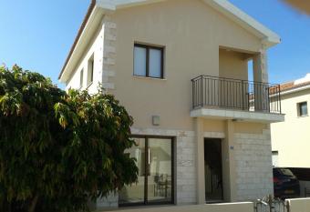 Marias Villa has Balcony rooms