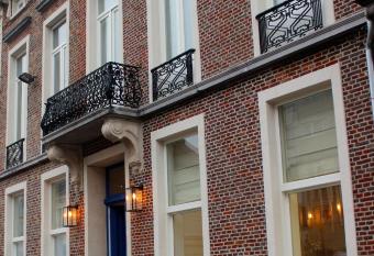 The Hamptons Boutique B&B allows 18 year olds to book a room