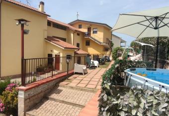 B&B Camere Aurora allows 18 year olds to book a room