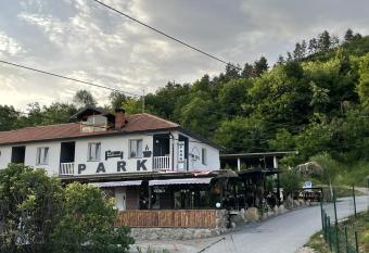 Apartments Park 2016 has Balcony rooms