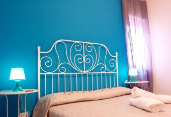 2 bedrooms appartement at Balestrate 500 m away from the beach with sea view enclosed garden and wifi has Balcony rooms