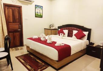 Hotel King Safire has rooms with a private hot tub