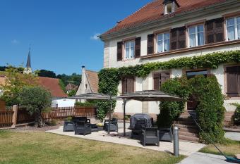 Ancien Presbyt  re Albert Schweitzer allows 18 year olds to book a room