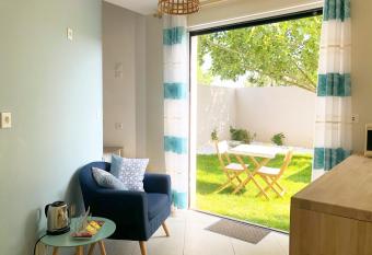 Estrella allows 18 year olds to book a room