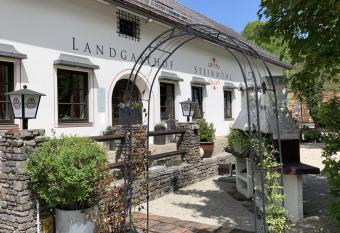 Landgasthof Steinm  hl Hofbauer Fr  hst  ckspension und Campingplatz has Balcony rooms