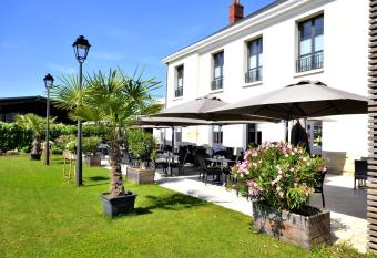 AUBERGE DU CH  TEAU BLEU has Balcony rooms