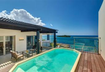 Grand Lido Negril Au-Naturel, An Autograph Collection All-Inclusive Resort - Adults Only has rooms with a private hot tub