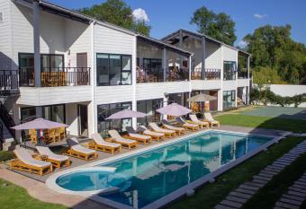 Grand Gardenia has Balcony rooms