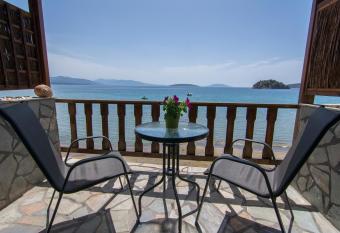 Poseidon Apartments has Balcony rooms