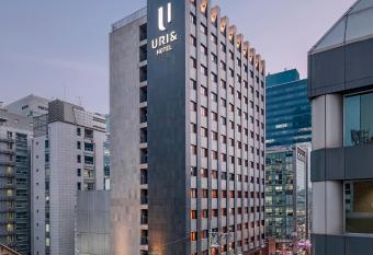 Hotel Uri& allows 18 year olds to book a room