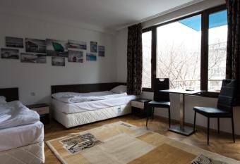 The Old Captain Hostel has Balcony rooms