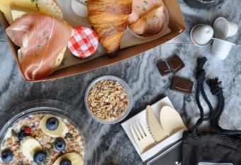 PREMIER SUITES PLUS Rotterdam allows 18 year olds to book a room