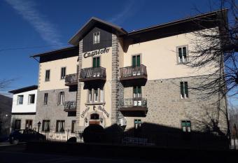 Albergo Capriolo has Smoking/Balcony rooms