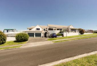 Harbour Heights allows 18 year olds to book a room