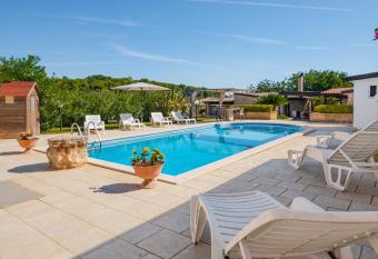 Villa Mariant con Piscina Privata has Balcony rooms