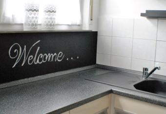 Ferienwohnung Marina Kassel allows 18 year olds to book a room