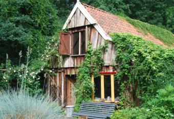 De Hagmolenbeek Boekelo allows 18 year olds to book a room