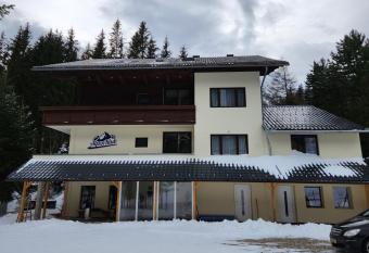 AlpenKlub Hotel has Balcony rooms