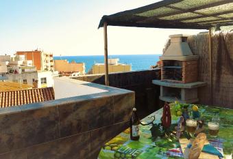 Claire Seaview & Beach-apartment has Balcony rooms