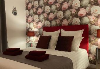 Le Patio allows 18 year olds to book a room