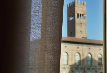 Casa Isolani, Piazza Maggiore has Balcony rooms