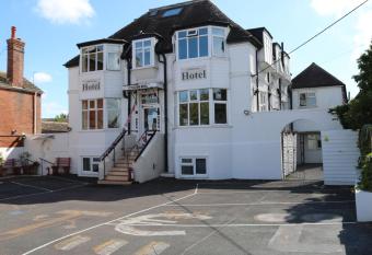 Littlestone Hotel allows 18 year olds to book a room