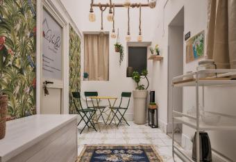 Voil   Rooms Guest House has Balcony rooms