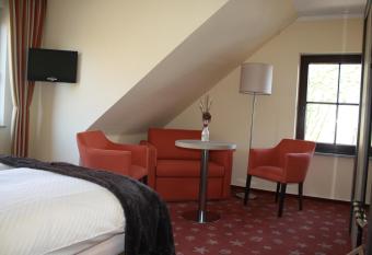 Hotel Zum Alten Siel allows 18 year olds to book a room