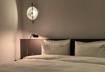 Hotel Avenue allows 18 year olds to book a room