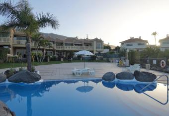 Holiday home Los Frailes has Balcony rooms