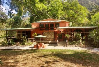 Casa del Pozo Azul allows 18 year olds to book a room