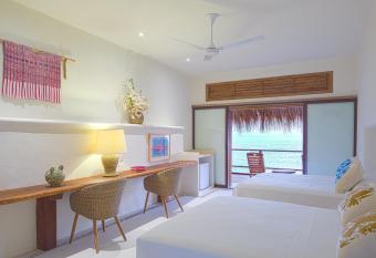 Casa la Ola has Balcony rooms