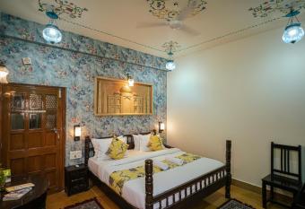 Tripli Hotels Prithvi Palace has Balcony rooms