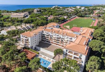 AP Victoria Sports & Beach allows 18 year olds to book a room