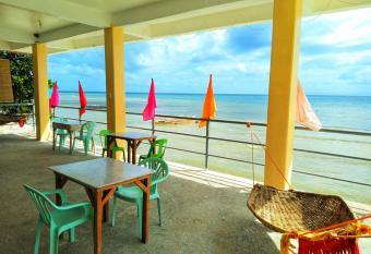 Ocean View Lodging House has Balcony rooms